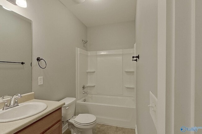 Building Photo - 45 HAWK LN