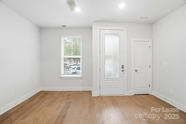 Building Photo - 1312 Nandina St