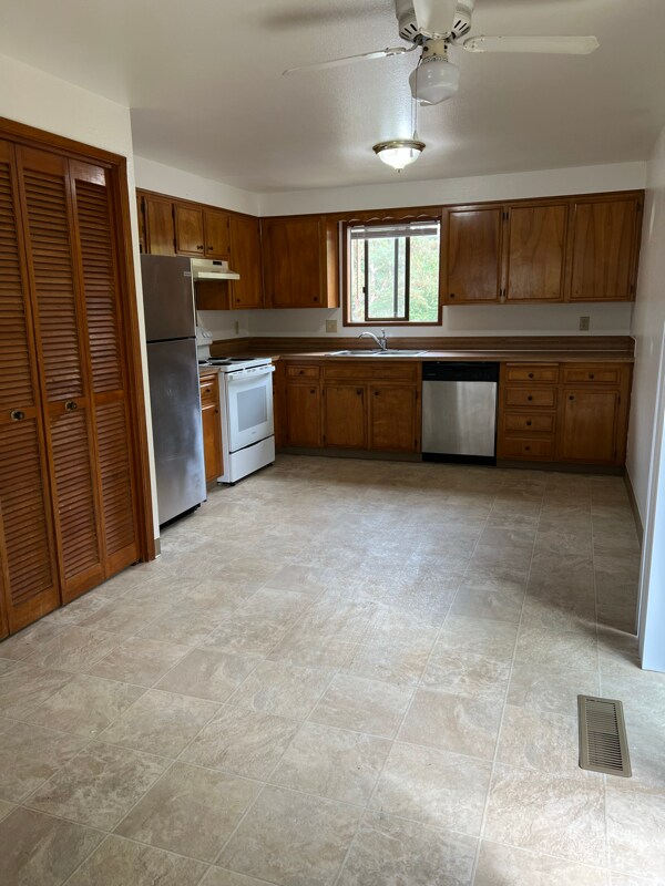 Building Photo - 2159 Nomad Ct SE