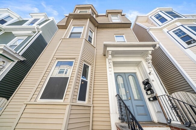 Building Photo - 30 Vinton St