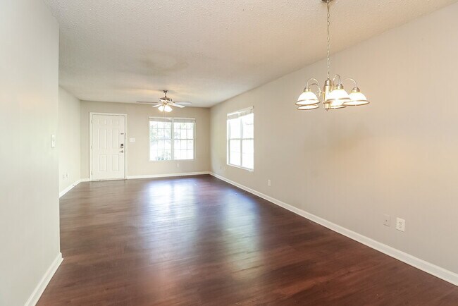 Building Photo - 1069 Park Meadow Dr