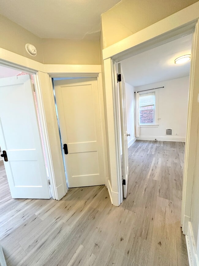 Building Photo - 2805 Louisiana Ave