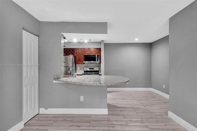 Primary Photo - 1263 SW 46th Ave