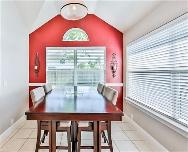 Building Photo - 6519 Canyon Chase Dr