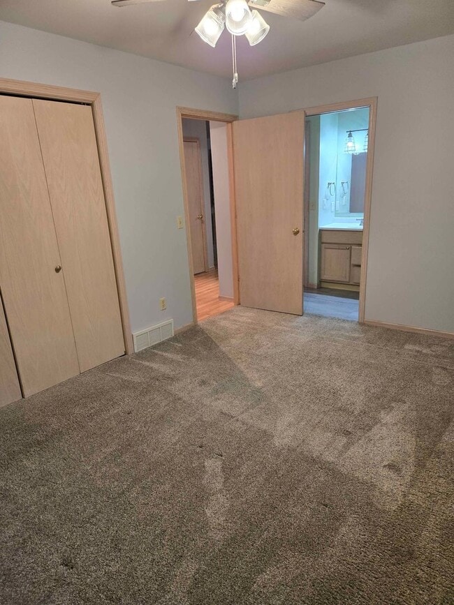 Building Photo - 2623 Edgewood Ln