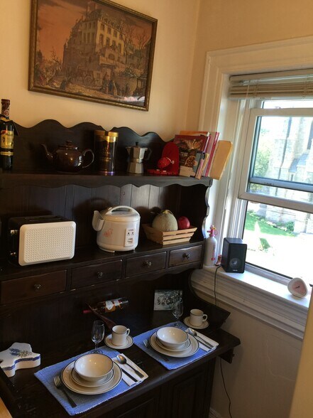 Kitchen Hutch/ Eating Bar Set for A 2-Person - 1091 Boylston St