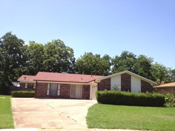 Building Photo - North Bossier City La 3 br 2 bath home for rent with 2-car garage