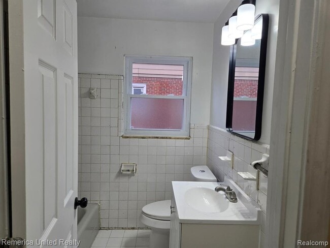 Building Photo - 24677 Puritan