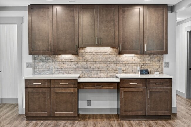 Building Photo - 3390 Tyree Springs Rd