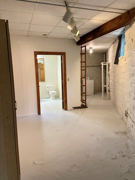 Laundry & Bathroom, long-view - 400 19th Ave S