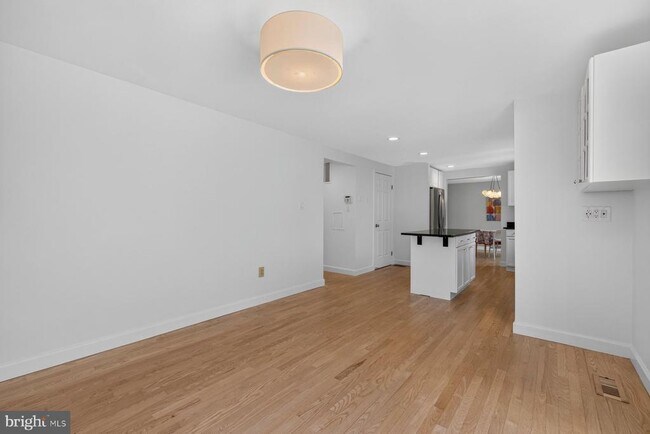 Building Photo - 4009 Shallow Brook Ln