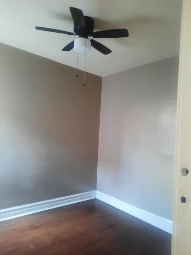 Building Photo - 6221 S Laflin St