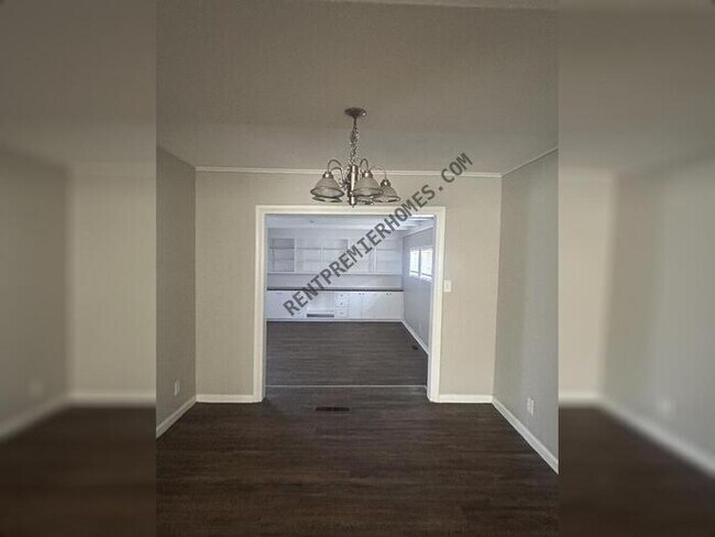 Building Photo - 101 W 31st St