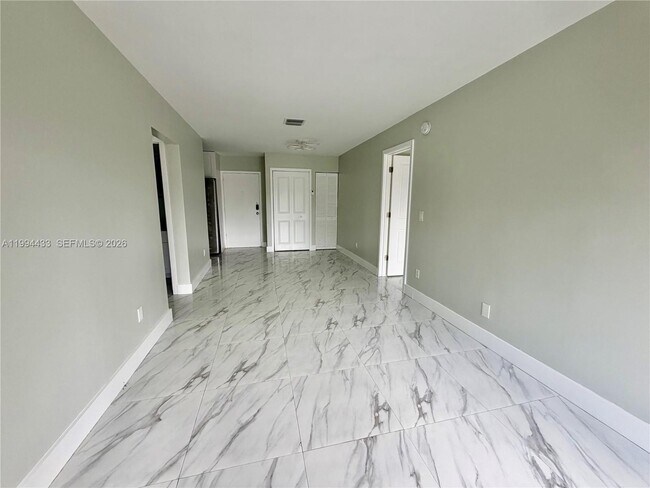 Building Photo - 488 NE 18th Ave