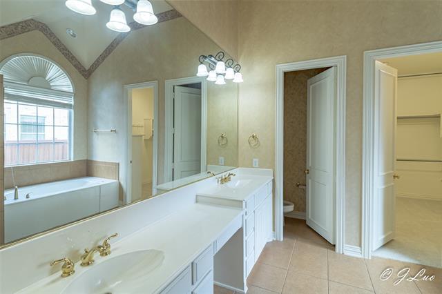 Building Photo - 1053 Sir Lancelot Cir
