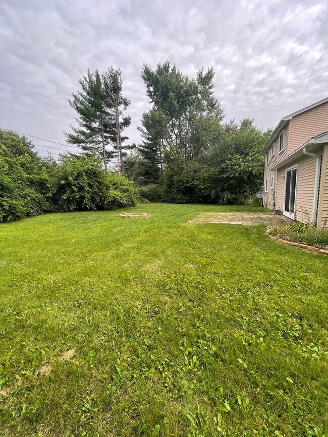 Building Photo - Beautiful 4 Bedroom Home in Ypsilanti! - F...