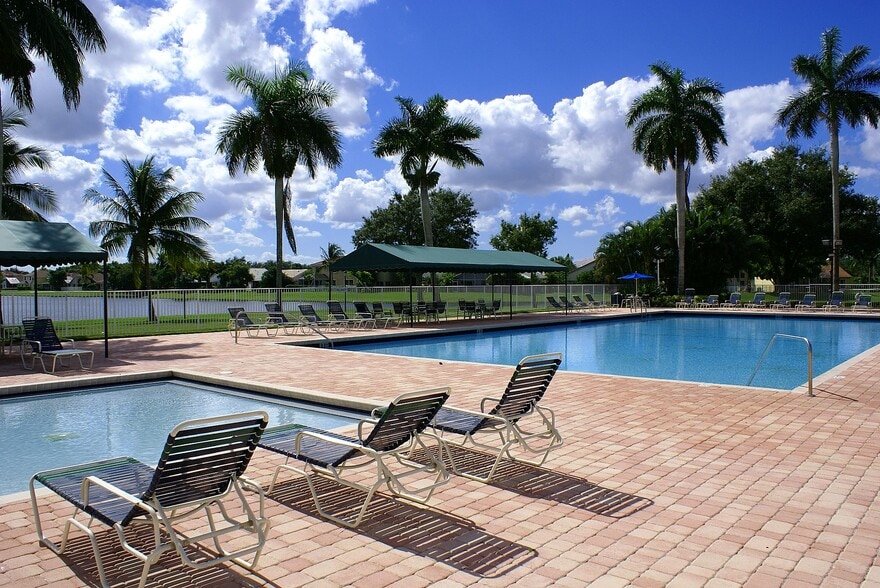 Building Photo - 18899 La Costa Ln