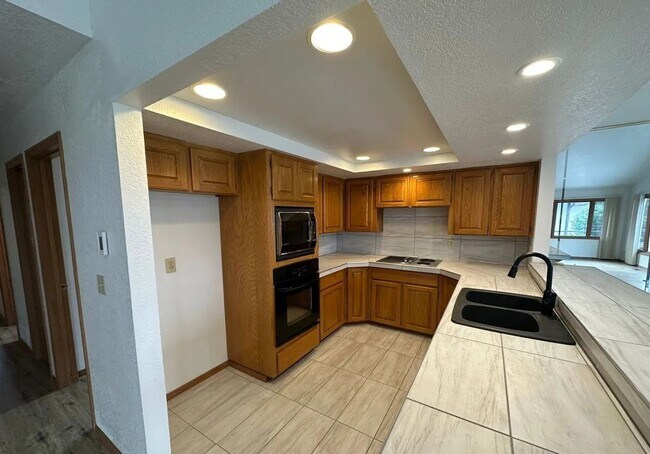 Building Photo - 2 Bed / 2 Bath Home with Lake Views Clubhouse – Hayden Lake