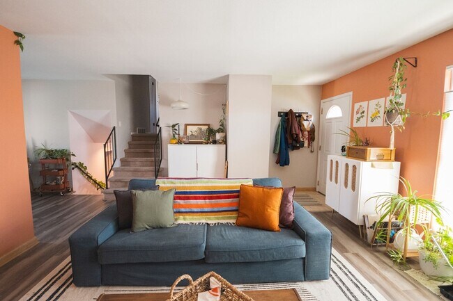 Building Photo - BEAUTIFUL 4 BEDROOM / 3 BATH HOME IN LAFAY...