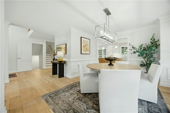Building Photo - 1390 Tennis Ct Pl