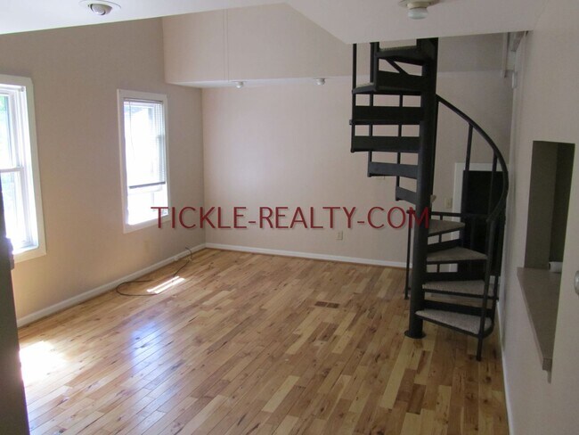 Building Photo - 839 Meigs St