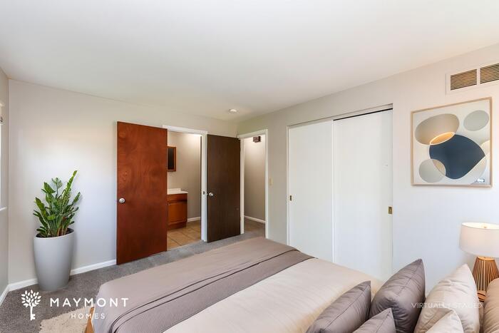Building Photo - 1701 Collinspark Ct