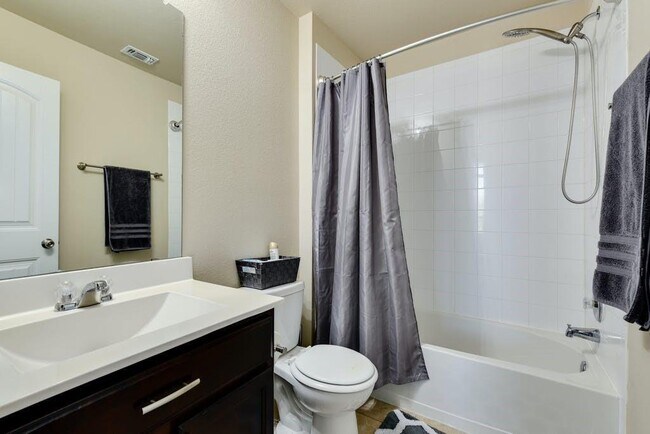 Building Photo - 100 Sulphur River Lp