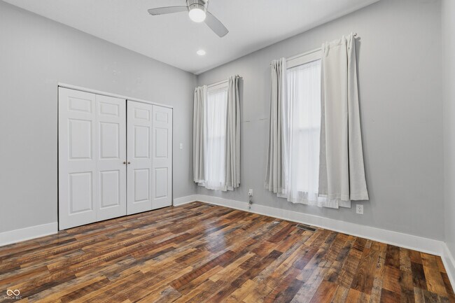 Building Photo - 1330 Lexington Ave