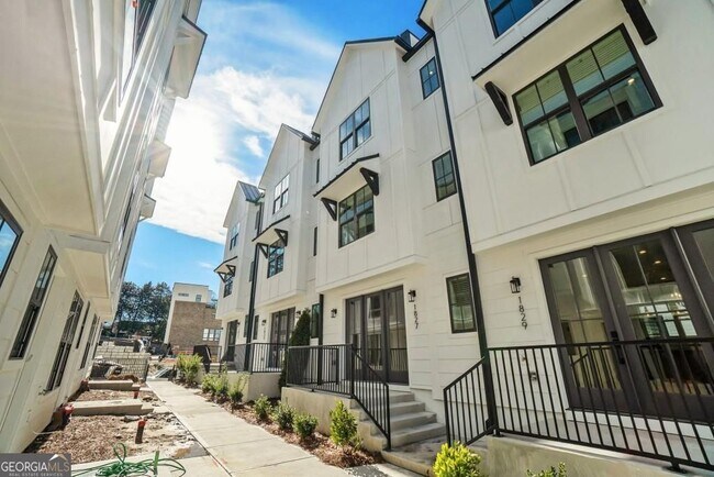 Building Photo - 1829 Gotham Ln NE