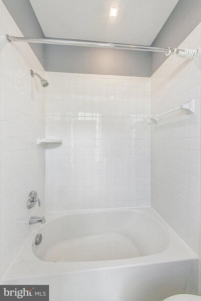 Building Photo - 1458 Piccard Dr