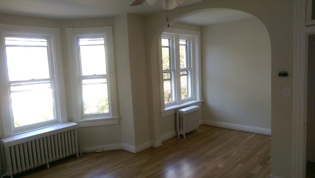 Building Photo - FLOY2107