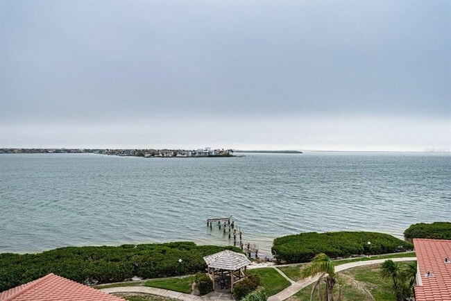 Building Photo - 6218 Palma Del Mar Blvd S