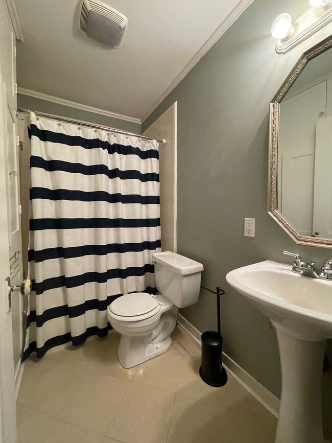 Building Photo - 2 bedroom 2 bath home, MOVE IN SPECIAL!!!