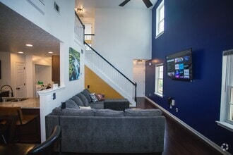 Building Photo - 665 Lakeside Cir