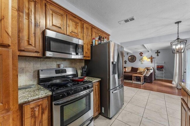 Building Photo - 1705 Capri Ln