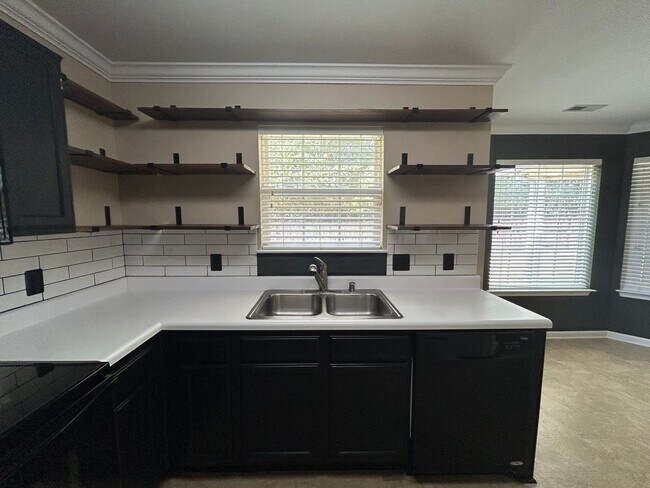Building Photo - 5988 Vinemont Dr NW