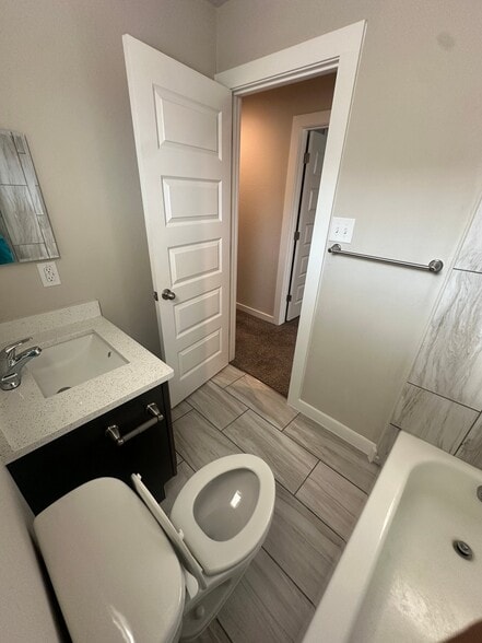 Building Photo - 8419 V. Verona