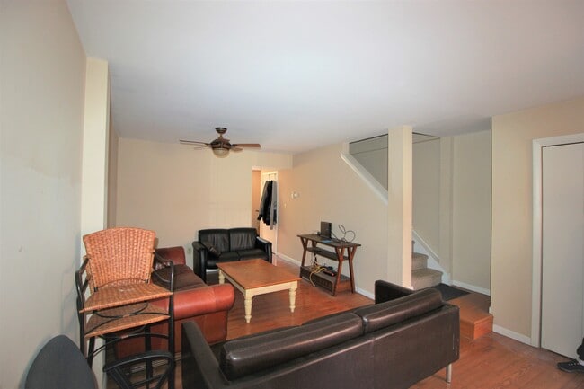 Building Photo - 1606 W Diamond St