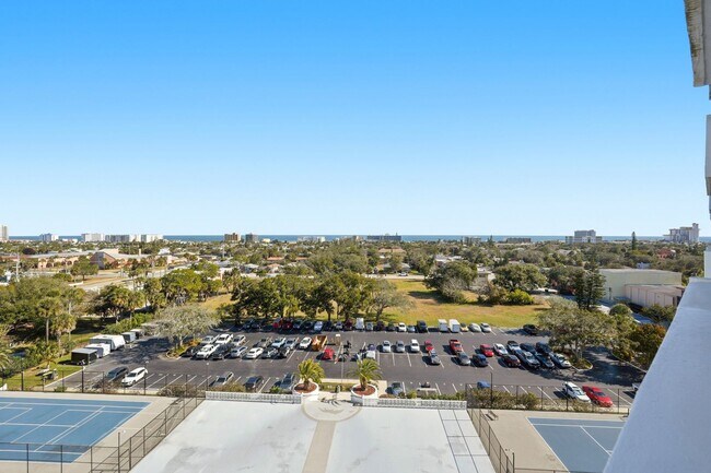 Building Photo - Beautiful 2/2 Bayshore Condo!