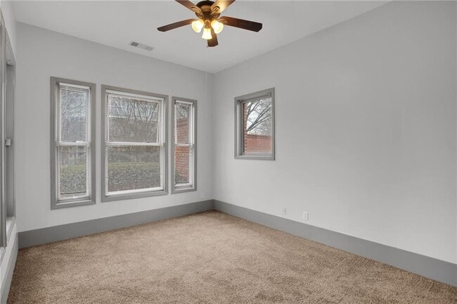 Building Photo - 745 Fountainhead Ln NE