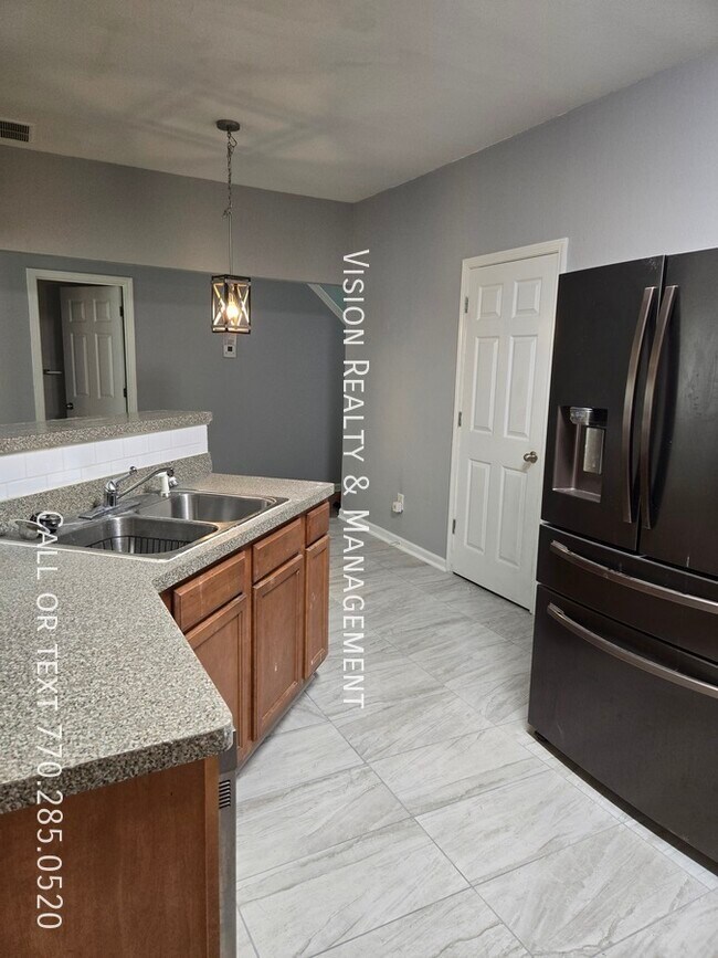 Building Photo - 4447 Ravenwood Dr
