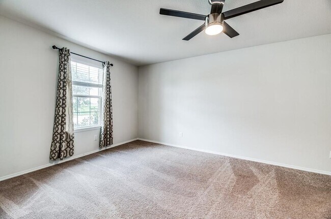 Building Photo - 369 Magma Dr