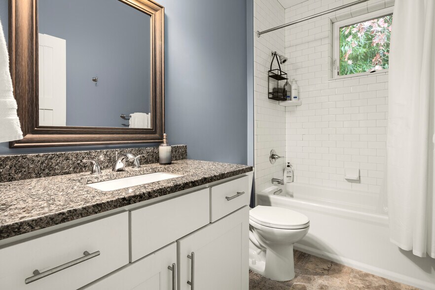 Secondary Bath - 279 E Chestnut St