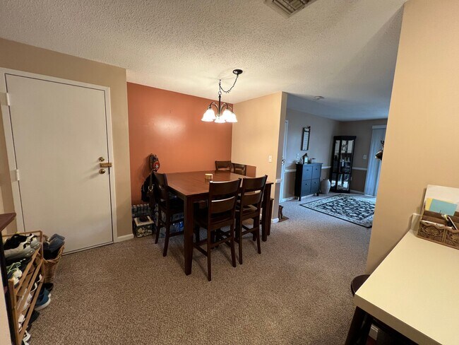 Building Photo - 15 Bourbon St