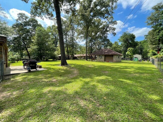 Building Photo - 9103 Dogwood Trail