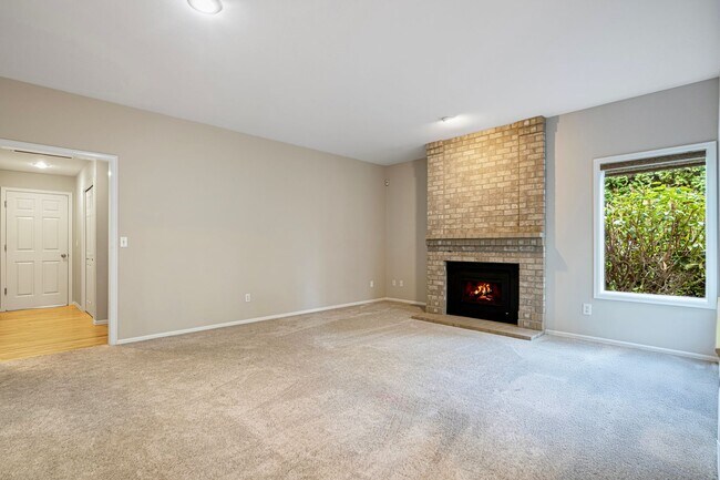 Building Photo - Spacious 5 Bedroom 3 Bath Home w/ 3-Car Garage and New Updates!