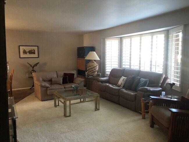 Building Photo - Amazing Golf Course Views in Leisure World a 45+ Active Adult Resort Community.  Available June t...