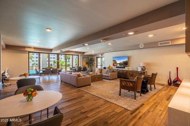 Building Photo - 2511 W Queen Creek Rd