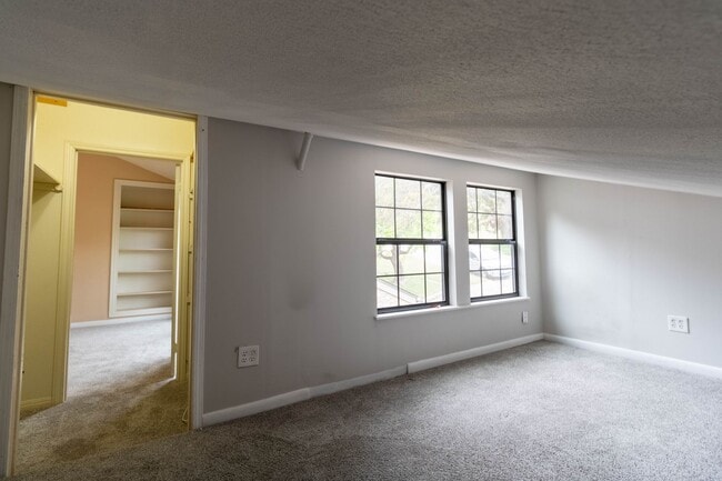 Building Photo - Charming 3 bed 2 bath Home in NW Austin!