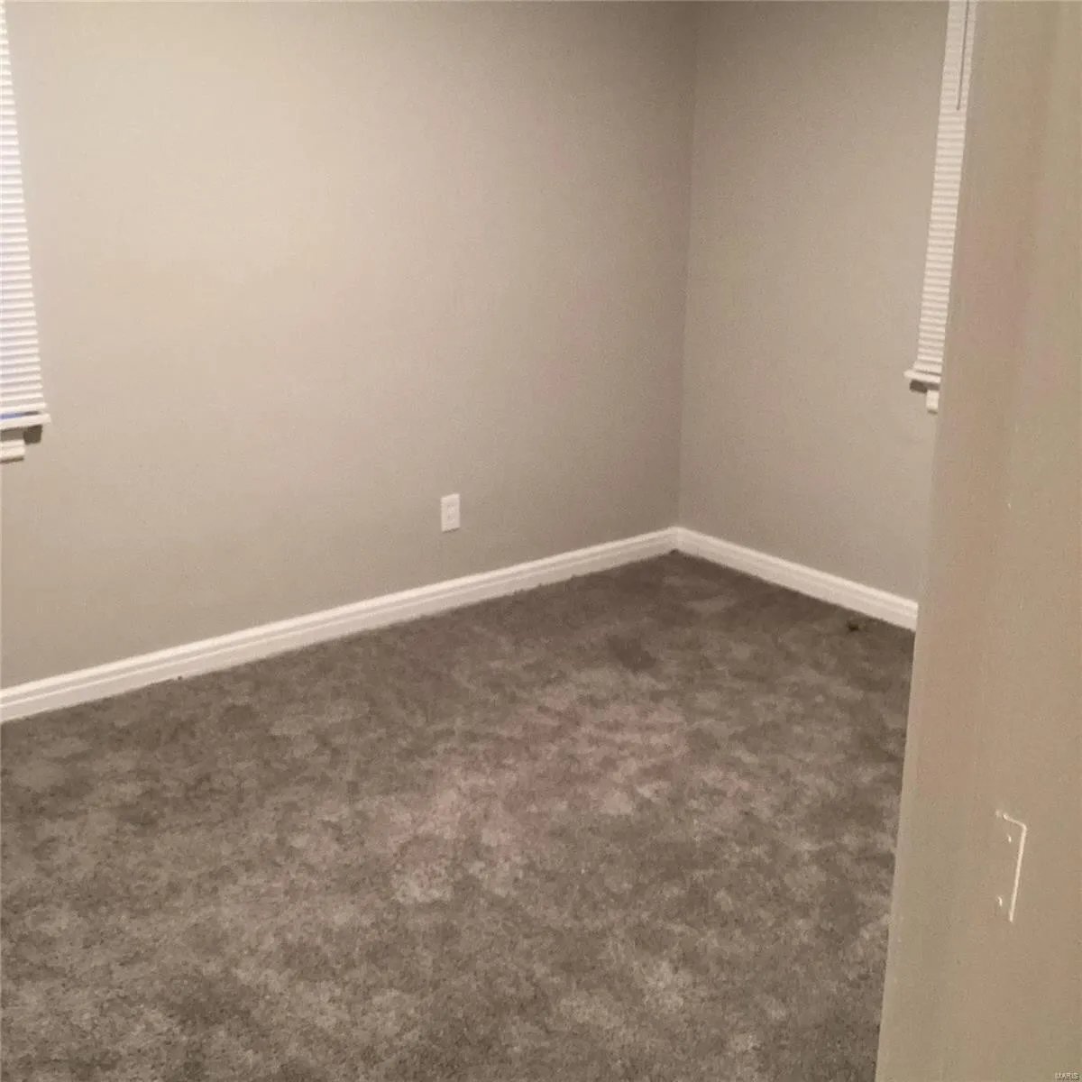 Building Photo - 6827 Roberts Ave